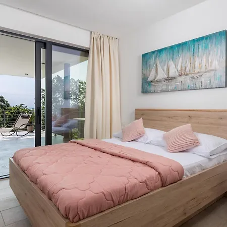 펜션 Deavista 오파티아