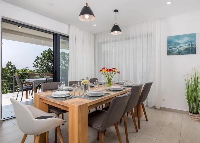 Deavista Опатия